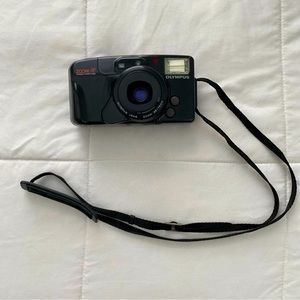 Olympus Infinity Zoom 210 Film Camera